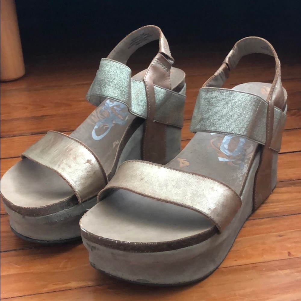 OTBT Bushnell Gold Wedge Sandals 8.5
